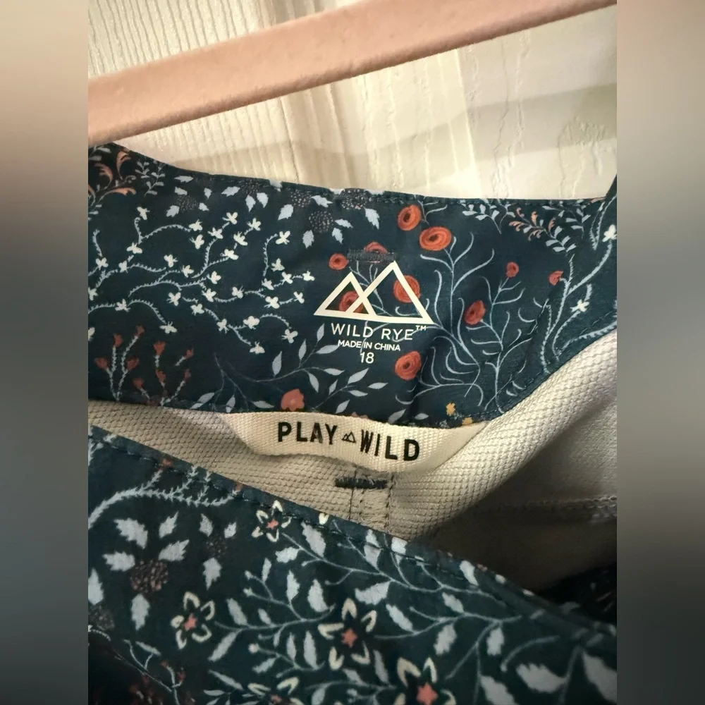 WILD RYE Size 18 Green Peach Floral Print Bike Shorts MTB Stretch Womens - Picture 3 of 5